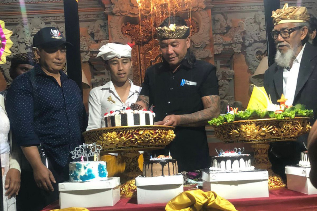 Perbekel Petang Menghadiri Hari Ulang Tahun (HUT) ST.Nata Dharma Kusuma Puri Agung Petang Yang Ke-41